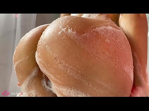 ❤️ Brunette Masturbates Pussy tare da Vibrator zuwa Tsananin inzali a cikin Shawa Labaran batsa